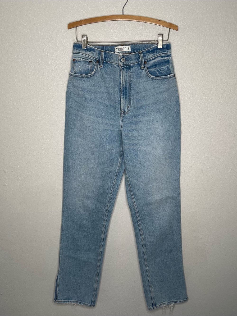 Abercrombie & Fitch Curve Love The 90s Straight Ultra High Rise Jeans